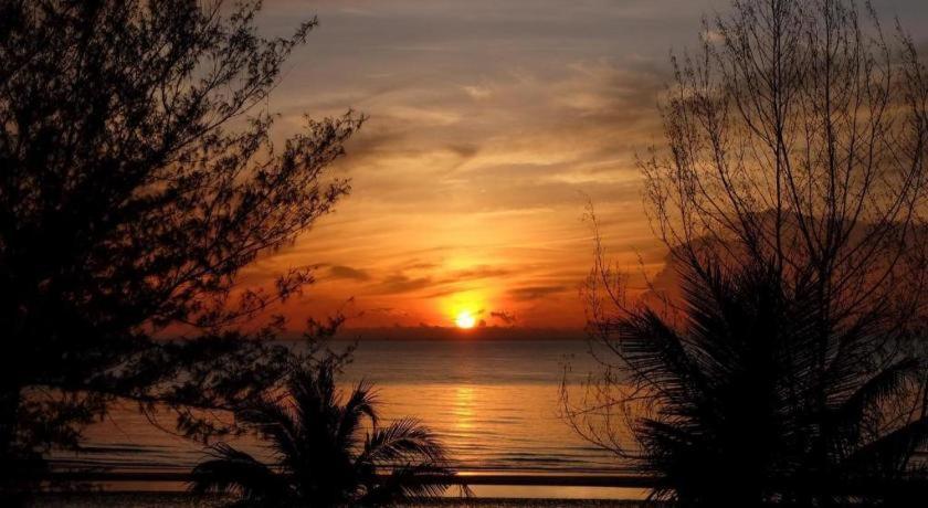 Greenfield Valley Fishing Resort Hua Hin Bagian luar foto