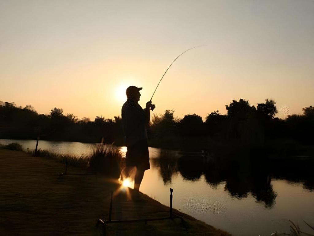 Greenfield Valley Fishing Resort Hua Hin Bagian luar foto